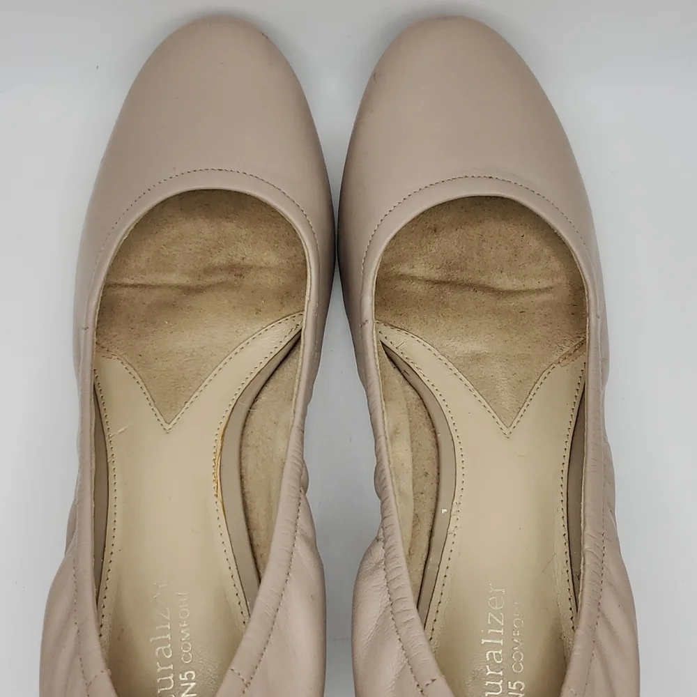Naturalizer Nude Beige Leather Low Heel Pumps